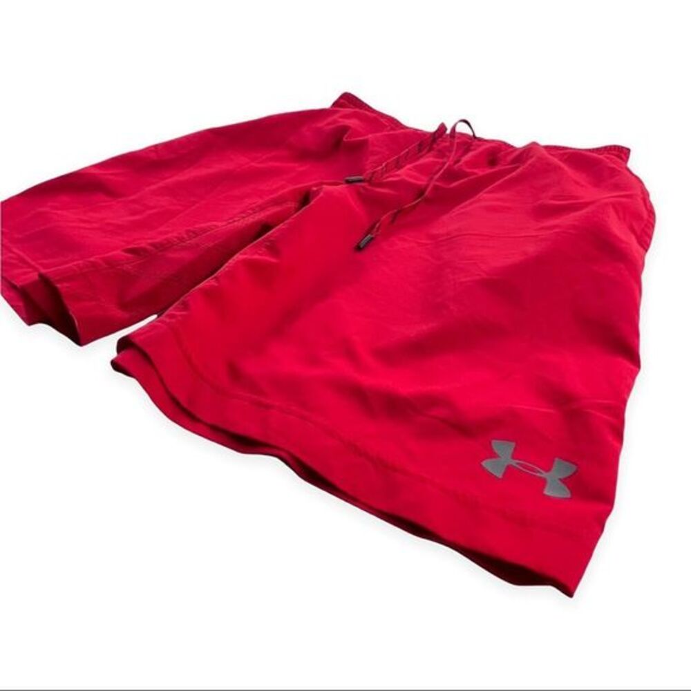 Under Armour Mens Vented Red Athletic Shorts with Drawstring Loose Lightweight L